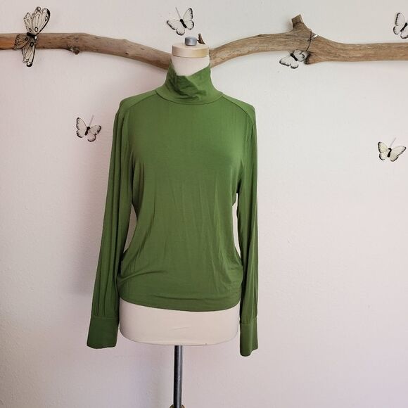 Carlisle green mock turtleneck button cuff blouse - Picture 1 of 7